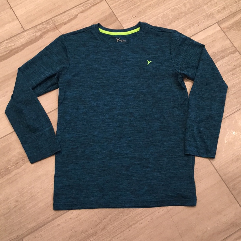 Old Navy boys Go Dry Top